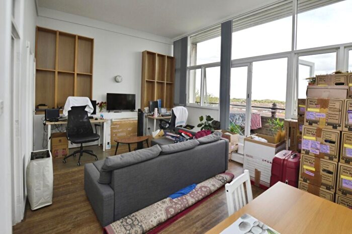 2 Bedroom House To Rent In Jedburgh Road, London, E13