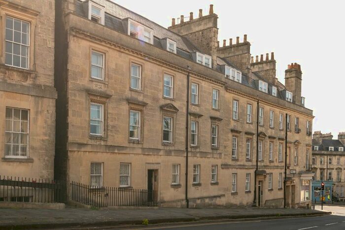 1 Bedroom Flat To Rent In Fountain Buildings, Bath, Somerset, BA1