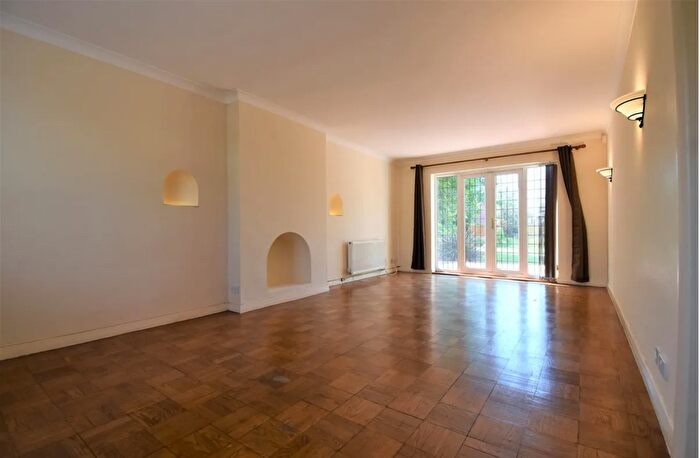 3 Bedroom Detached House To Rent In Wolseley Road, Mitcham Junction, CR4