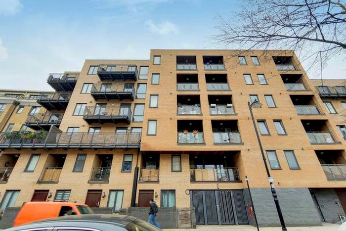 2 Bedroom Flat To Rent In Fairfield Road, Bow, London, E3