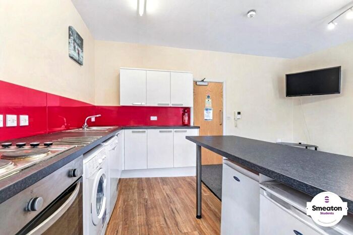 5 Bedroom Flat To Rent In Top Floor Flat, Town House, Harwell Street, Plymouth, Devon, - Available September, PL1