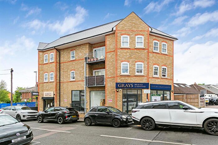 1 Bedroom Apartment For Sale In Queens Road, Buckhurst Hill, IG9