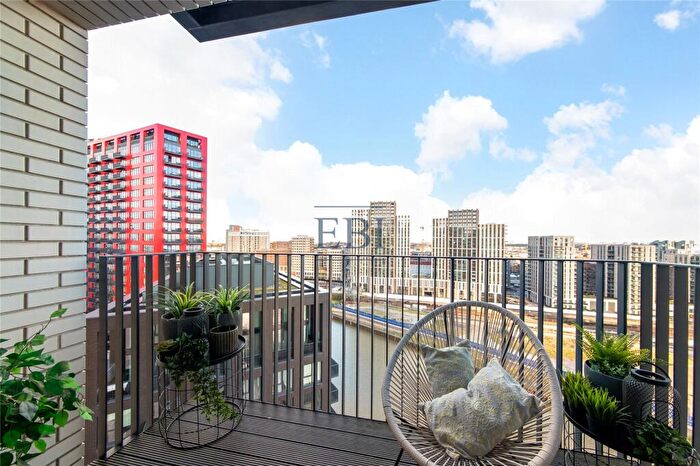 1 Bedroom Apartment For Sale In Grantham House, Botanic Square, E14