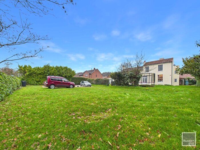 6 Bedroom Detached House For Sale In Townhouse Road, Old Costessey, NR8