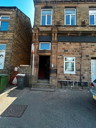 2 Bedroom Flat To Rent In Lees Hall Road, Dewsbury, WF12