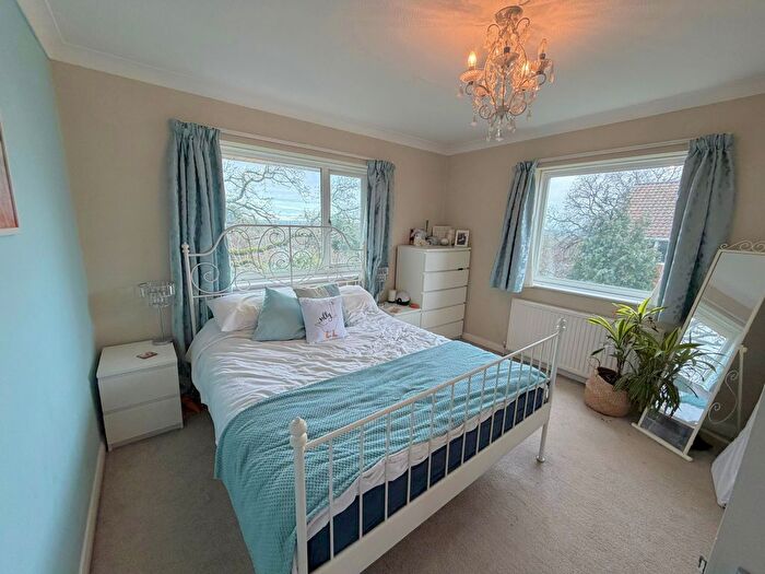 2 Bedroom Flat To Rent In Portswood Drive, Bournemouth, BH10