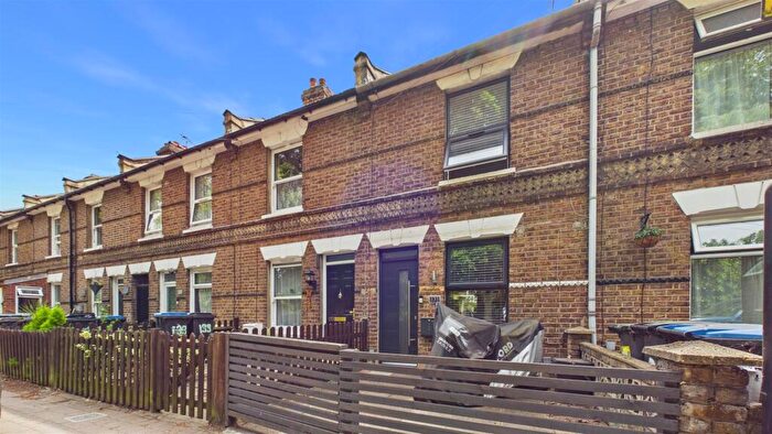 3 Bedroom Terraced House For Sale In Lincoln Road, Enfield, EN1