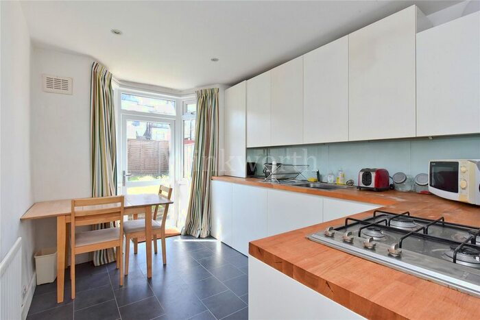 1 Bedroom Flat To Rent In Glenwood Road, London, N15