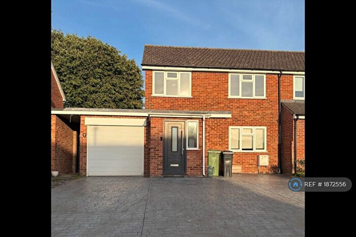 4 Bedroom Semi-Detached House To Rent In Ashlee Walk, Woodcote, RG8