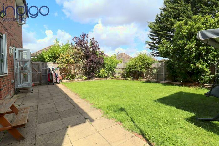 5 Bedroom Detached House For Sale In Shervington Grove, New Bedford Road Area, Luton, Bedfordshire, LU3