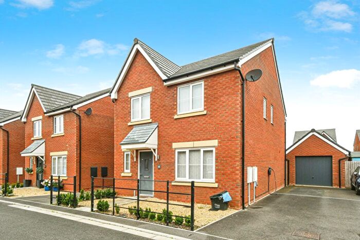 4 Bedroom Detached House For Sale In Magdalene Close, South Marston, Swindon, SN3