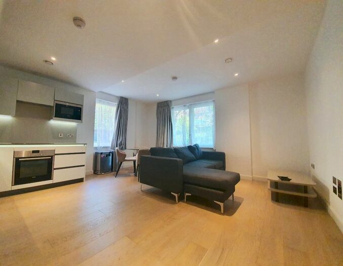 2 Bedroom Flat To Rent In The Cooper Building, Wharf Road, London, N1