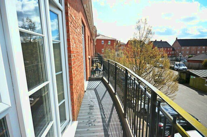 3 Bedroom Flat To Rent In Main Street, Dickens Heath, Shirley, Solihull, B90