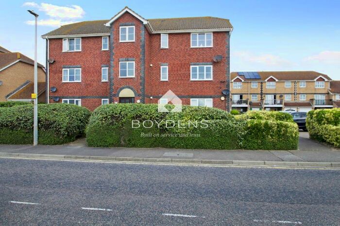 2 Bedroom Flat To Rent In Selsey Avenue, Clacton On Sea, CO15