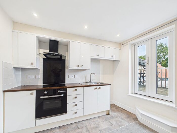 2 Bedroom Flat To Rent In High Street, Cheltenham, GL50