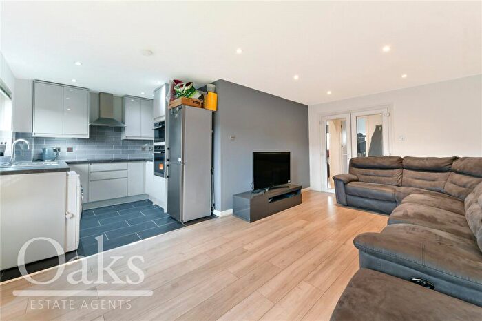 2 Bedroom Apartment To Rent In Davies Close, Addiscombe, CR0