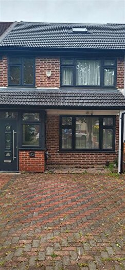 4 Bedroom Terraced House To Rent In Fern Lane, Hounslow, TW5