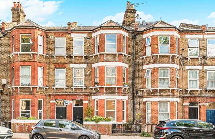 2 Bedroom Apartment For Sale In Camden Street, London, NW1