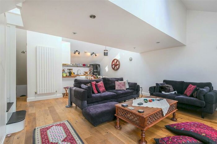 2 Bedroom Apartment To Rent In Florida Street, Bethnal Green, London, E2