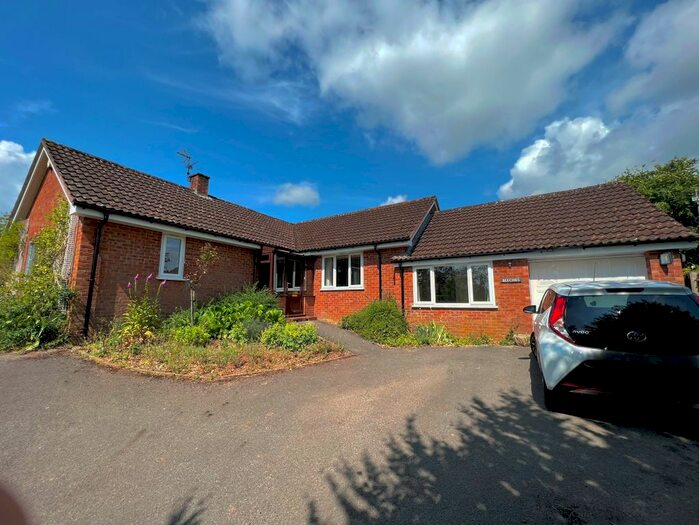 4 Bedroom Bungalow To Rent In Langford Budville, Wellington, TA21