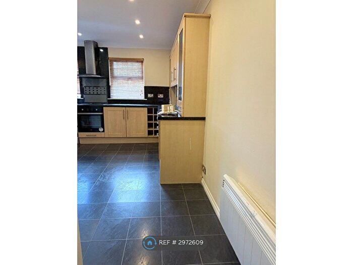 4 Bedroom Semi-Detached House To Rent In Water Lane, Purfleet, RM19
