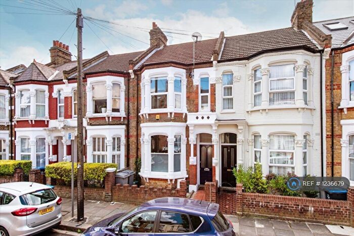 3 Bedroom Flat To Rent In Ashburnham Road, London, NW10