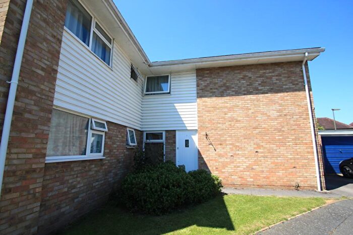 1 Bedroom Maisonette To Rent In Knaphill, Woking, GU21