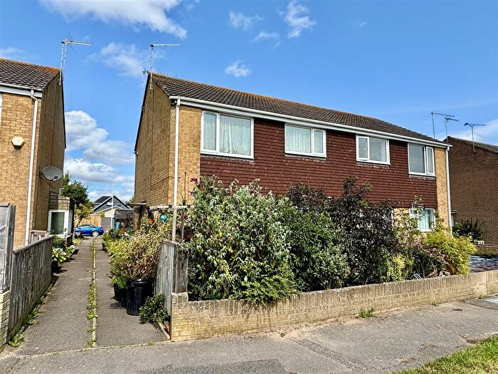 2 Bedroom Flat To Rent In Dawkins Road, Hamworthy, BH15