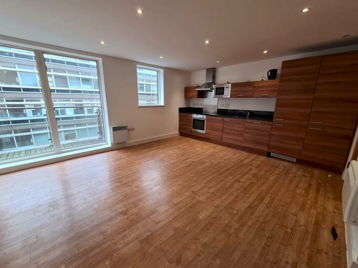 2 Bedroom Apartment To Rent In Merchants Place, Reading, RG1