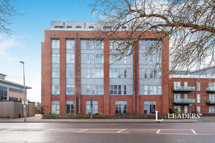 1 Bedroom Flat To Rent In Principle Point, Bridge Road East, AL7