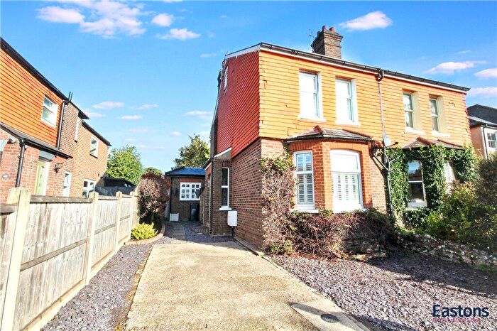 3 Bedroom Semi Detached House For Sale In Meadow Walk, Walton On The Hill, Tadworth, Surrey, KT20