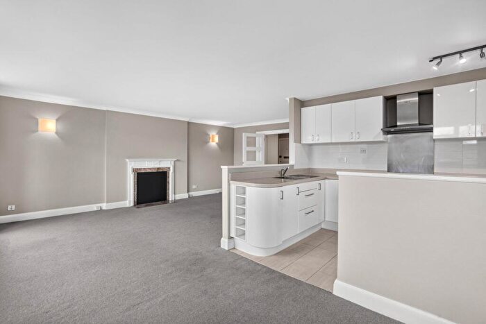 2 Bedroom Flat For Sale In The Terrace, Barnes, SW13