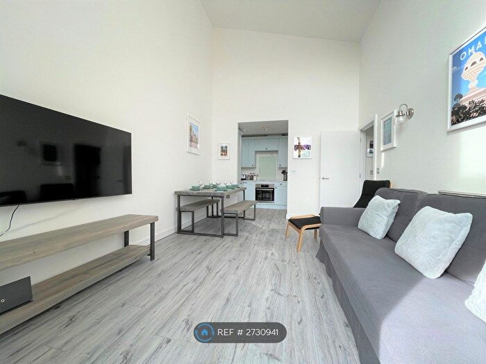 2 Bedroom Flat To Rent In Kelham Square, Sheffield, S3