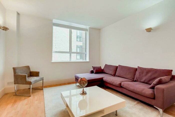 2 Bedroom Flat To Rent In City Road, Islington, London, EC1V