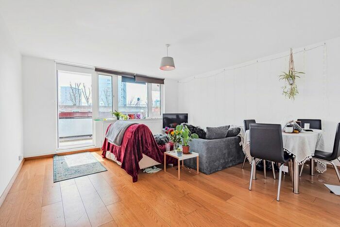 3 Bedroom Flat To Rent In Downfield Close, Maida Vale, W9