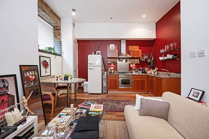1 Bedroom Flat To Rent In Gowers Walk, Aldgate, London, E1