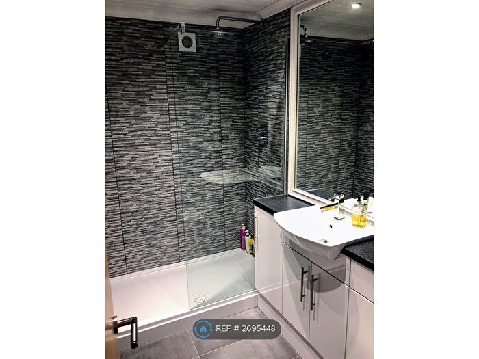 2 Bedroom Flat To Rent In Gloucester Terrace, London, W2