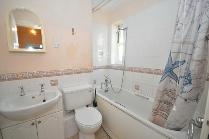2 Bedroom Apartment To Rent In King Edward Court, Cedar Avenue West, Chelmsford, Essex, CM1