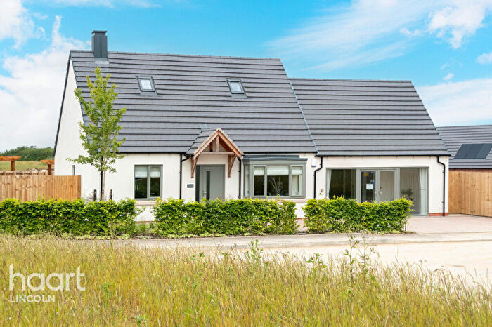 4 Bedroom Detached House For Sale In Stow Park Road, Marton Meadows, DN21