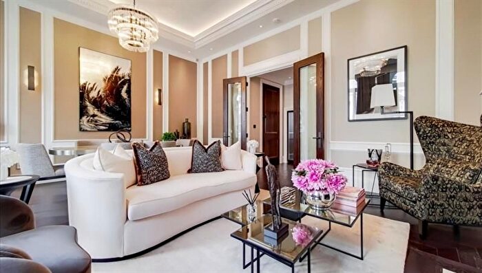 2 Bedroom Flat To Rent In Prince Of Wales Terrace, London, W8