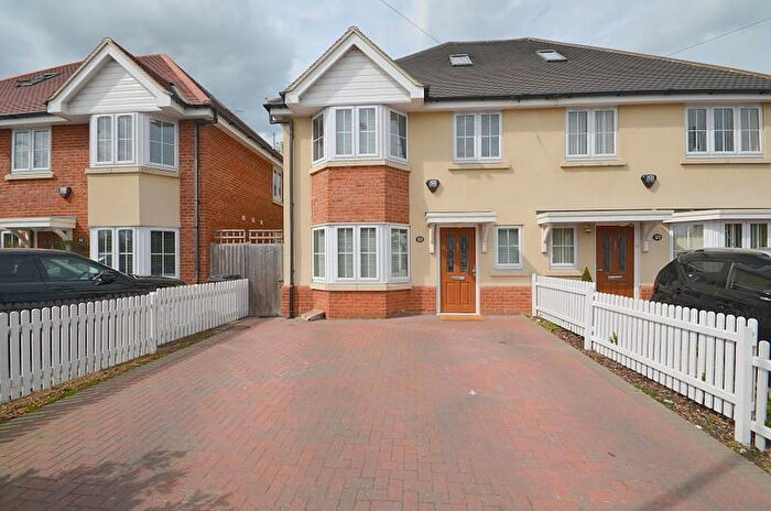 4 Bedroom Semi-Detached House To Rent In St. Marys Lane, Upminster, RM14