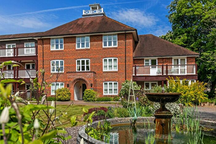 2 Bedroom Apartment For Sale In Wyke Mark, Winchester, SO22
