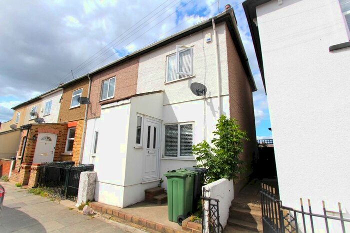 2 Bedroom Terraced House To Rent In Milton Road, Swanscombe, DA10