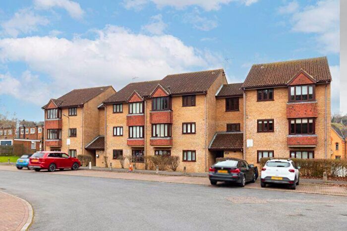 1 Bedroom Flat To Rent In Westbury Close, Whyteleafe - £, CR3