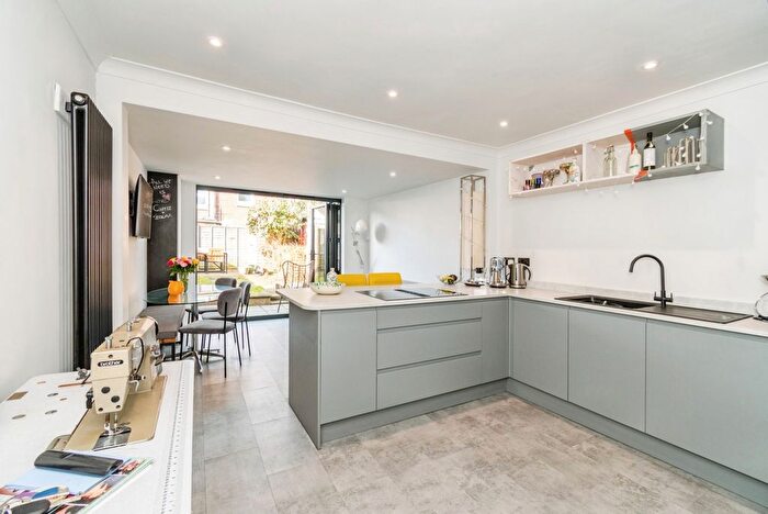 2 Bedroom Semi-detached House For Sale In Wolseley Road, Shirley, Southampton, Hampshire, SO15