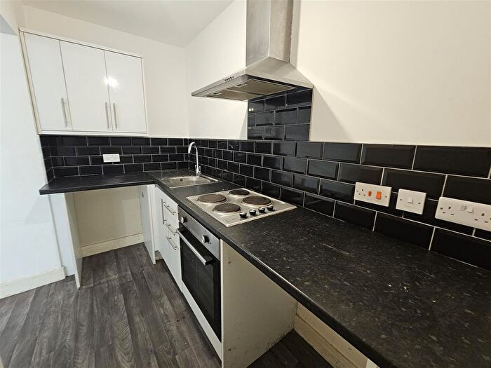 1 Bedroom Flat To Rent In Hebron Street, Royton, OL2