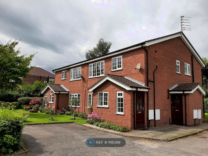 2 Bedroom Flat To Rent In Ravenoak Road, Cheadle Hulme, Cheadle, SK8