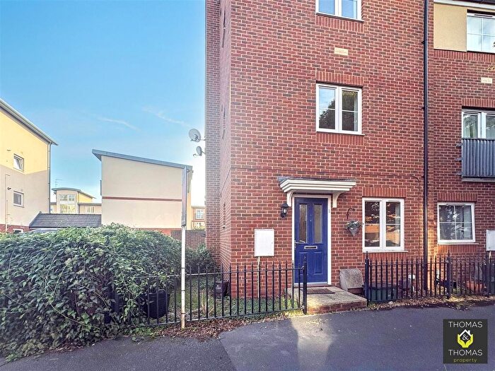 4 Bedroom End Terrace House To Rent In Longhorn Avenue, Gloucester, GL1