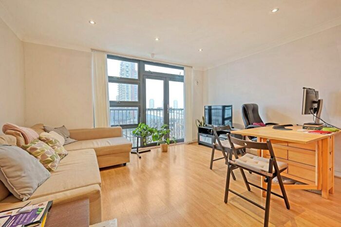 2 Bedroom Flat To Rent In Maltings Close, Bromley-by-Bow, E3