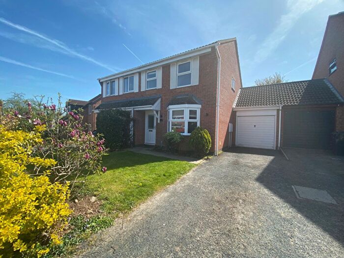 3 Bedroom Semi Detached House To Rent In Dorchester Way, Hereford, HR2